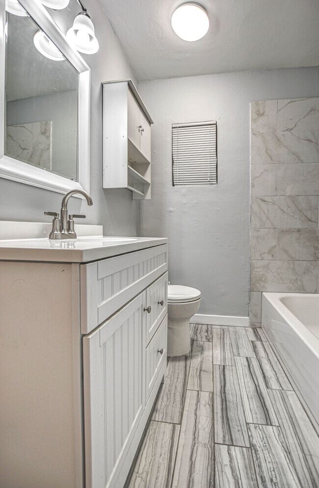 Building Photo - Vintage Ranch Home