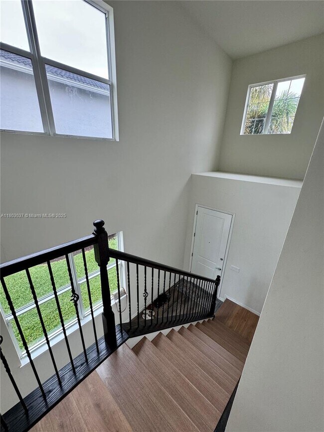 Building Photo - 4729 Greenway Dr
