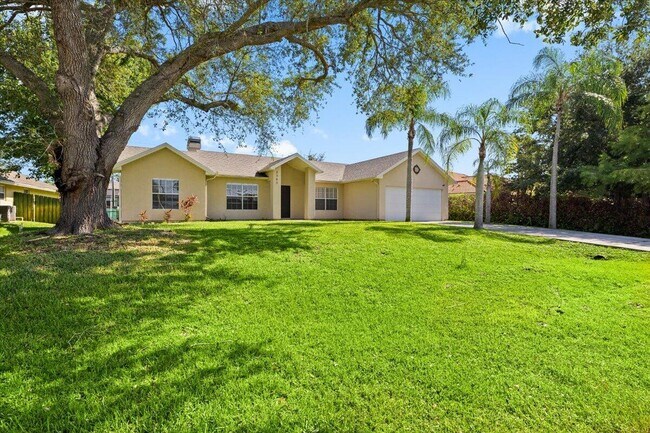 Building Photo - 2385 SW Neal Rd