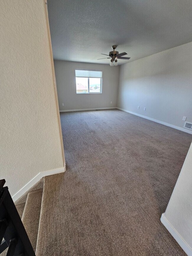 Building Photo - 1853 Clayhouse Dr