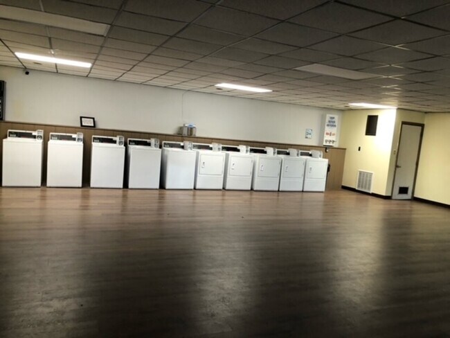 Building Photo - 299 N State St