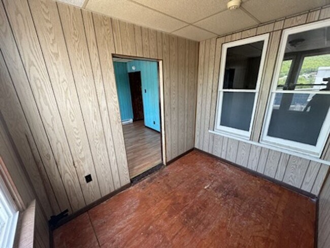 Building Photo - 51 W Catawissa St