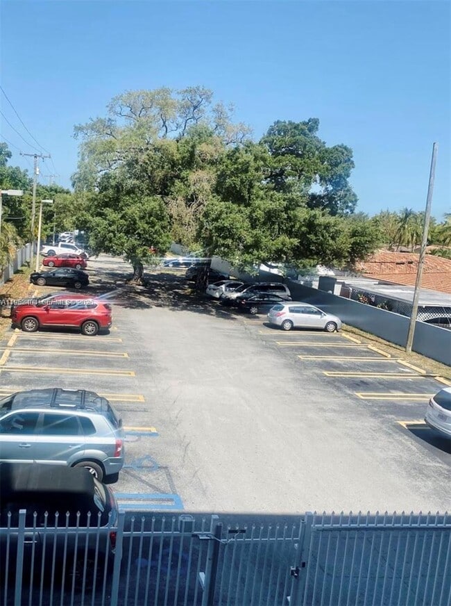 Building Photo - 2575 SW 27th Ave