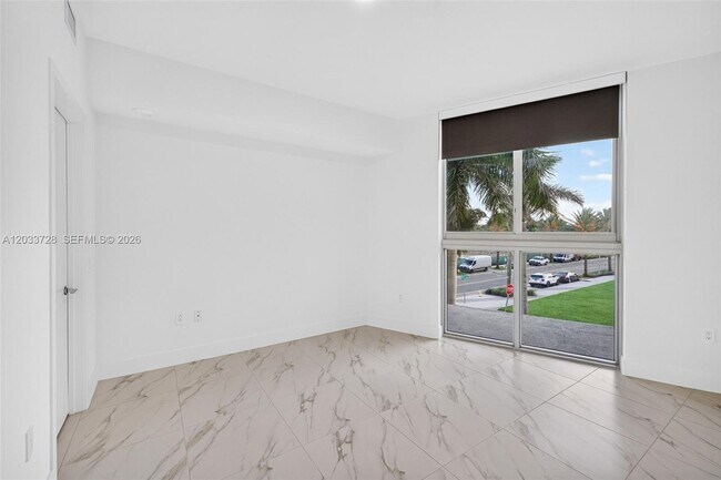 Building Photo - 2000 Metropica Wy