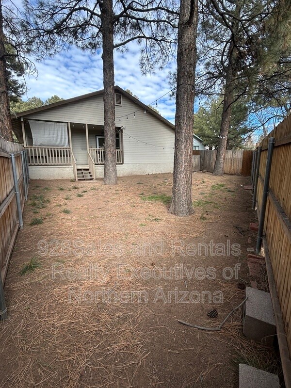 Building Photo - 6142 N Christmas Tree Ln