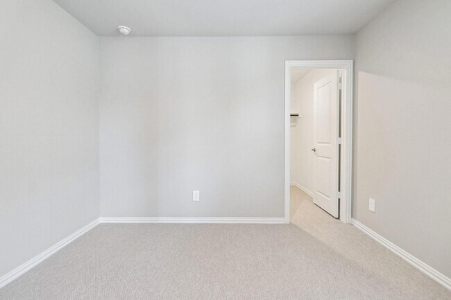 Building Photo - 6206 Castamere Dr