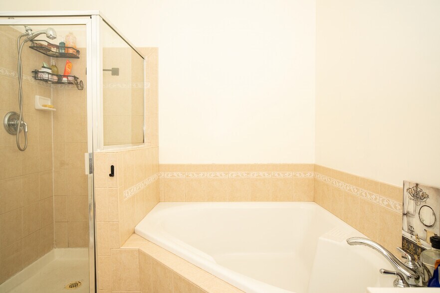 Building Photo - 12964 Pinnacle Dr