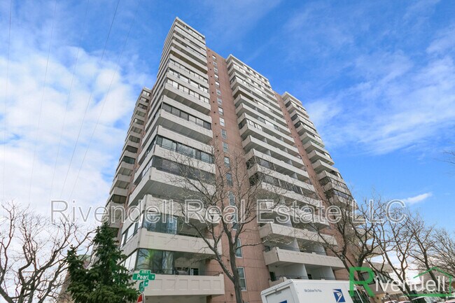Building Photo - 130 N Pearl St