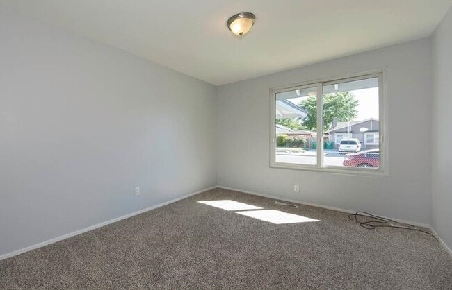 Building Photo - 2650 Fargo Way