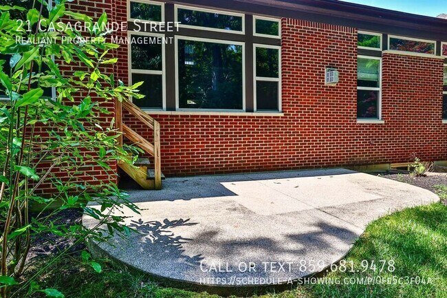 Building Photo - 21 Casagrande St