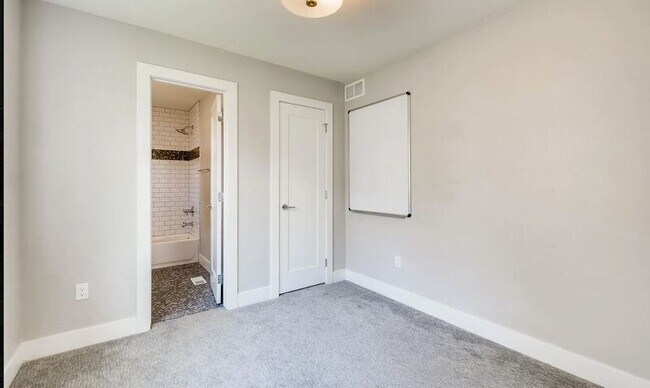 Building Photo - 1334 Osceola St