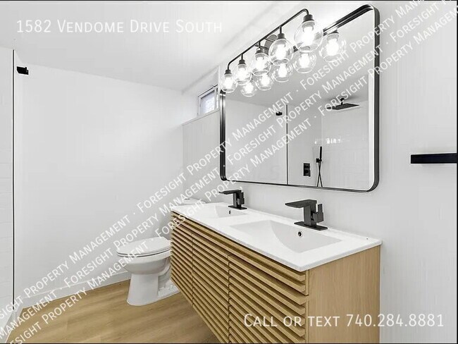 Building Photo - 1582 Vendome Dr S