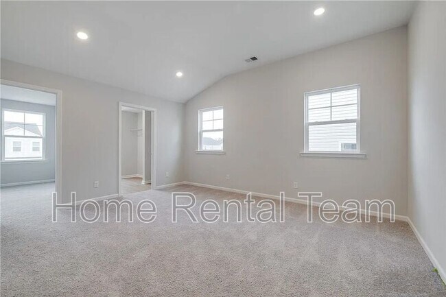 Building Photo - 113 Fenway St