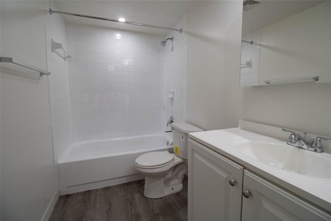 Building Photo - 1507 Argyle Dr