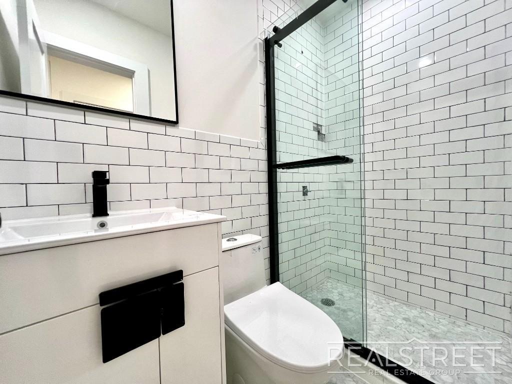 Building Photo - BRAND NEW 4 Bed 3 Bath + W/D & DW in unit