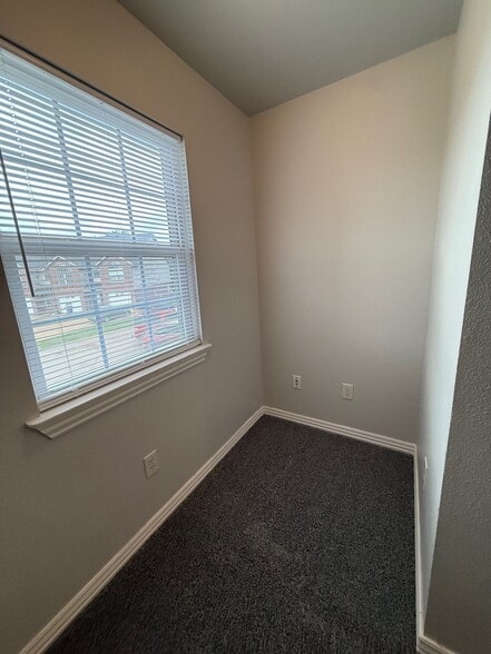 OFFICE - 2910 Meridian Plz