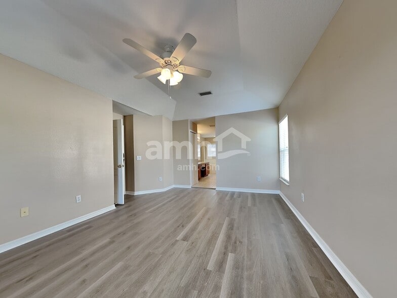 Building Photo - 15534 Lake Bella Vista Dr