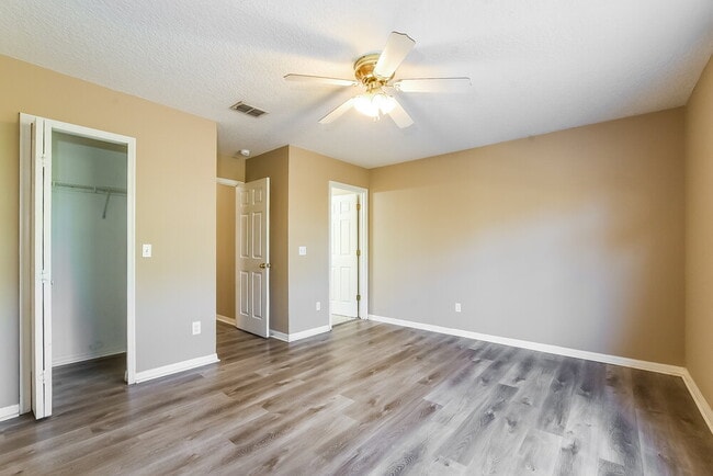 Building Photo - 2010 Stone Abbey Blvd