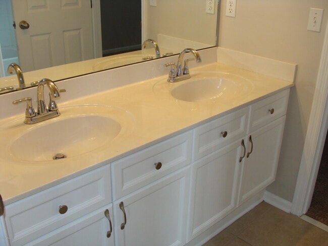 Building Photo - 2266 Cascadia Ct