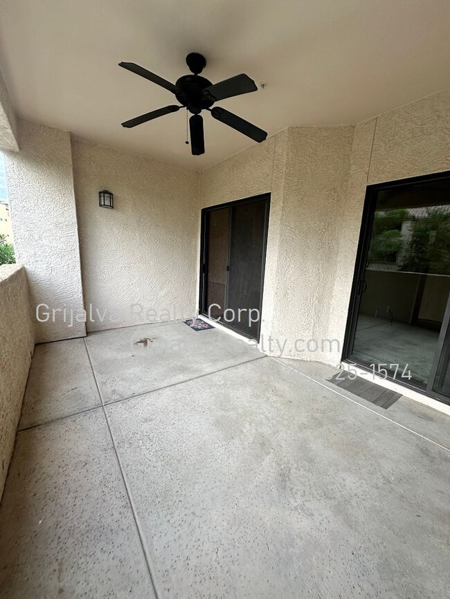 Building Photo - 2 Bed, 2 Bath Condo in Foothills Gated Com...