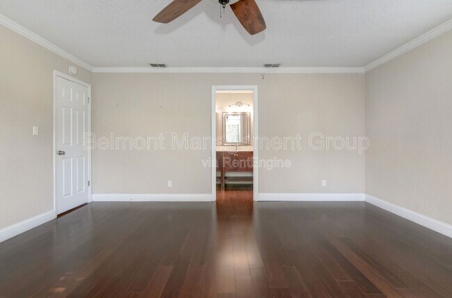 Building Photo - 1096 Azalea Ln