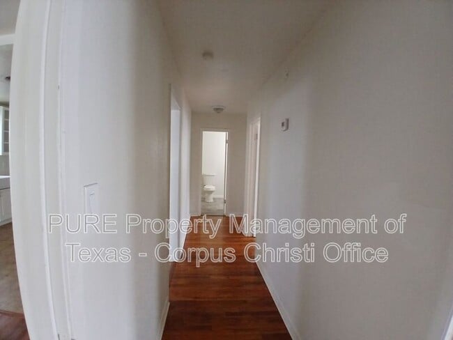 Building Photo - 5002 Bevly Dr