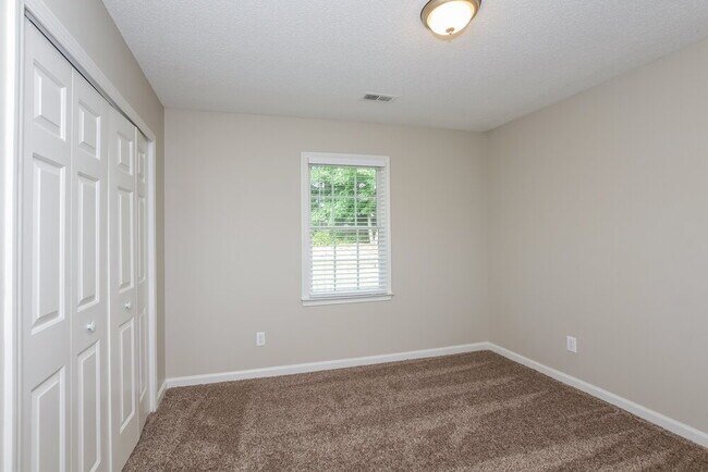 Building Photo - 11621 Long Forest Dr