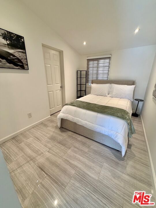 Building Photo - 602 N Maple Dr