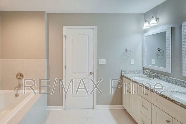 Building Photo - 4158 Pughsville Rd