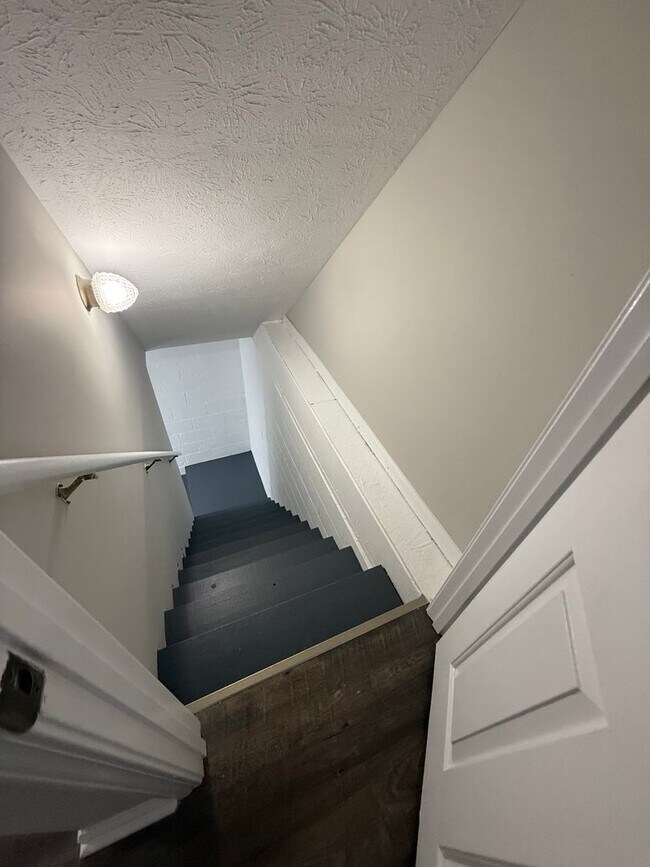 Building Photo - Located in Georgetown, KY, three-bedroom, 2.5-bath townhouse