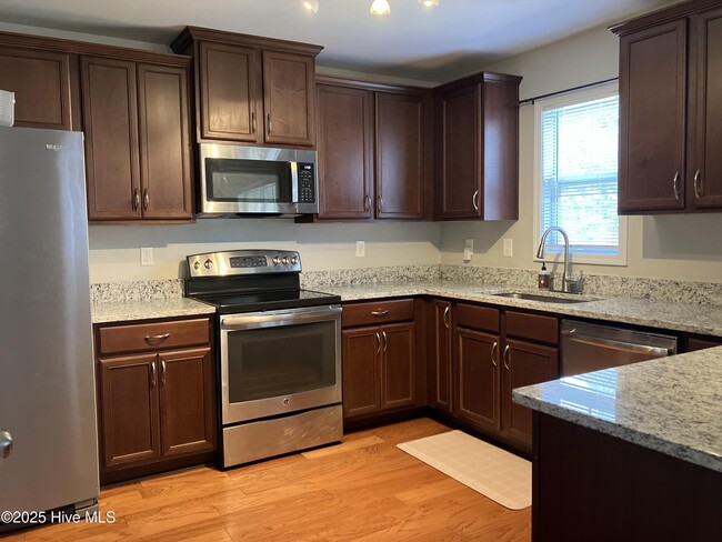 Building Photo - 1044 Slater Way