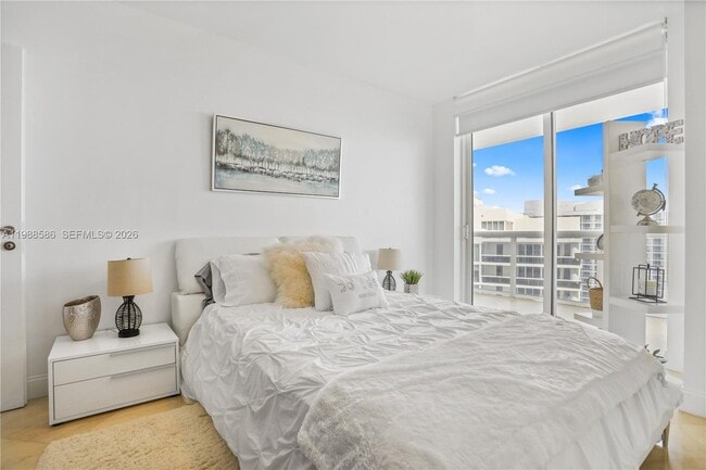 Building Photo - 1830 S Ocean Dr