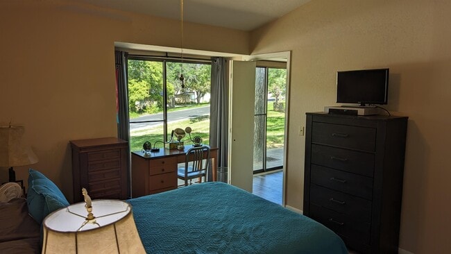 Building Photo - 100 Bay Point Dr