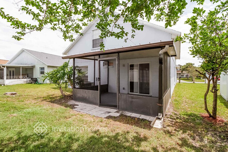 Building Photo - 9857 Red Clover Ave