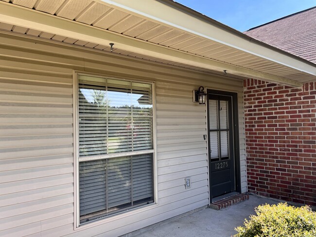 Building Photo - 12275 Cottage Hill Dr