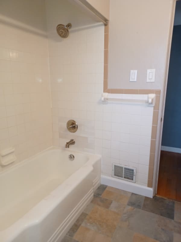 Building Photo - 2160 Osceola St