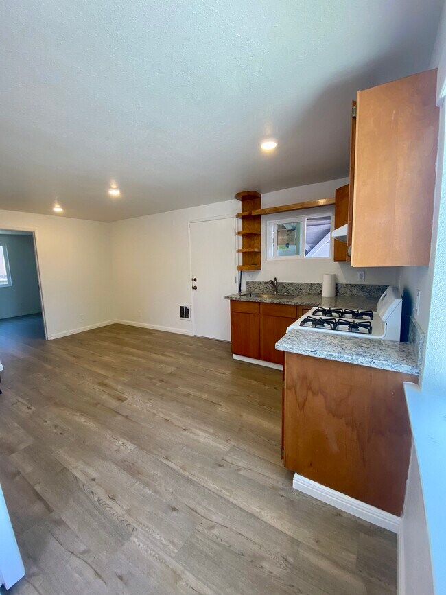 Building Photo - 1801 Alabama St