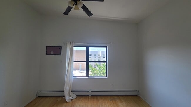 Building Photo - 4905 Park Ave