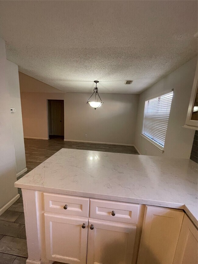 Building Photo - 11014 Landsbury Cir