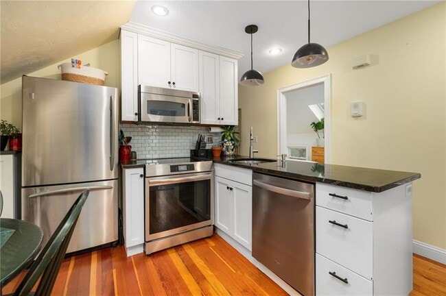 Building Photo - 510 Wickenden St