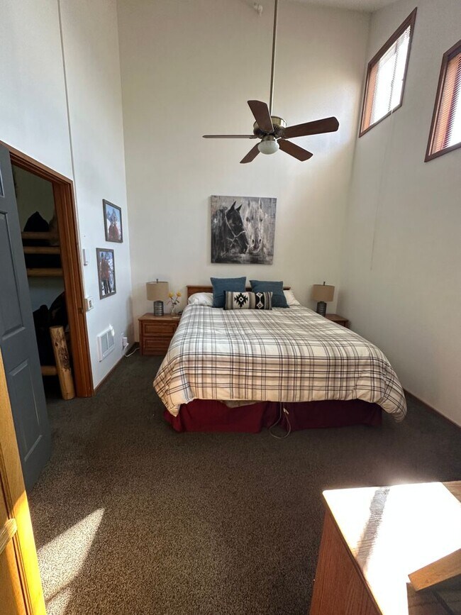 Building Photo - Spacious Aspen Creek Condo with Loft & Mountain Views – Mammoth Lakes (Available in the Springtime)