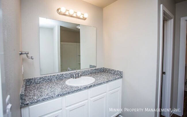 Building Photo - 1916 Langford Ave