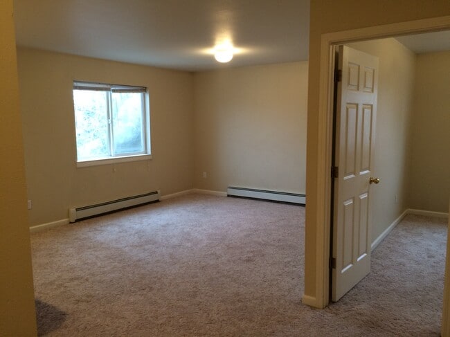 Building Photo - 1924 12th Ave S