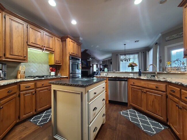 Building Photo - 413 Hamptonridge Rd