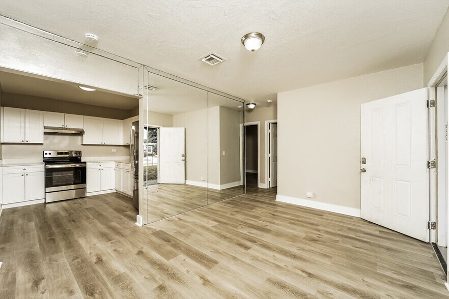 Building Photo - 16461 NW 19th Ave