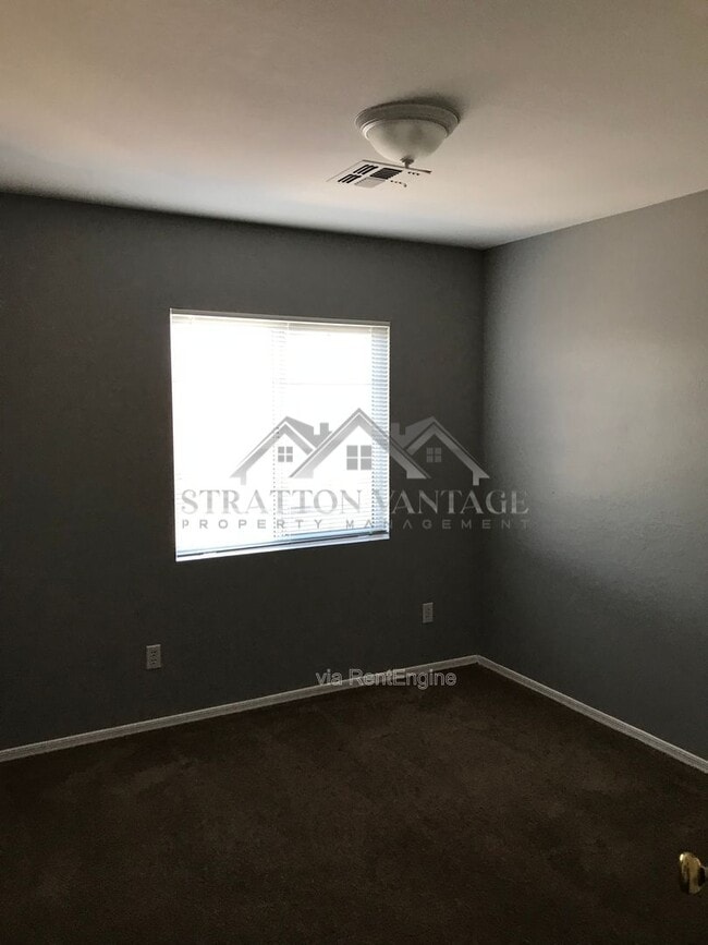 Building Photo - 12525 W Rosewood Ln