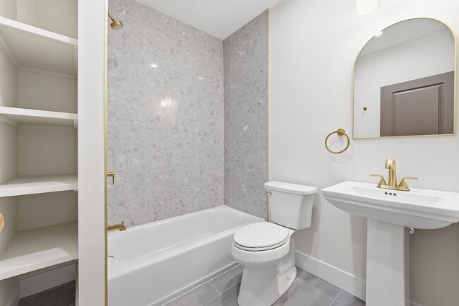 Building Photo - 25 Lembeck Ave