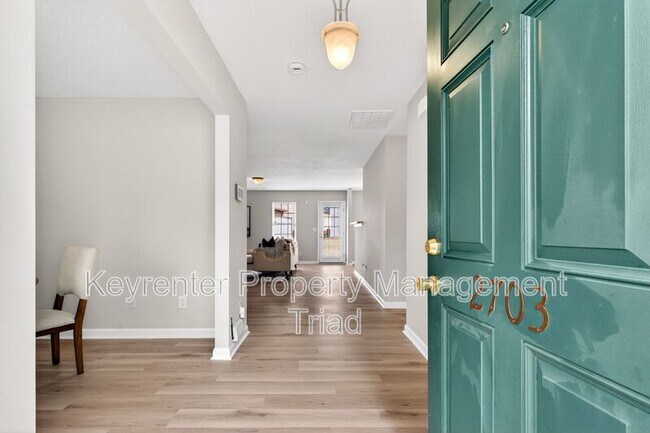 Building Photo - 2703 Stafford St