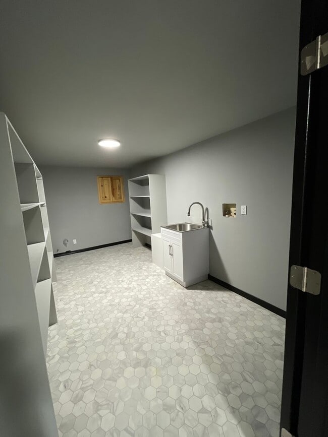 Building Photo - Country Living - 3 Bedroom / 2 Bathroom Ho...