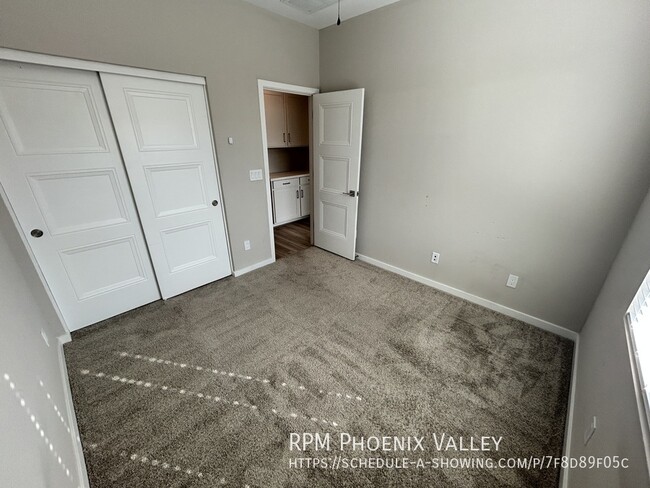 Building Photo - 3 Bed / 2.5 Bath Gilbert Townhome GATED Co...